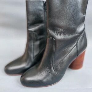 Elegant Black Leather Heeled Boots